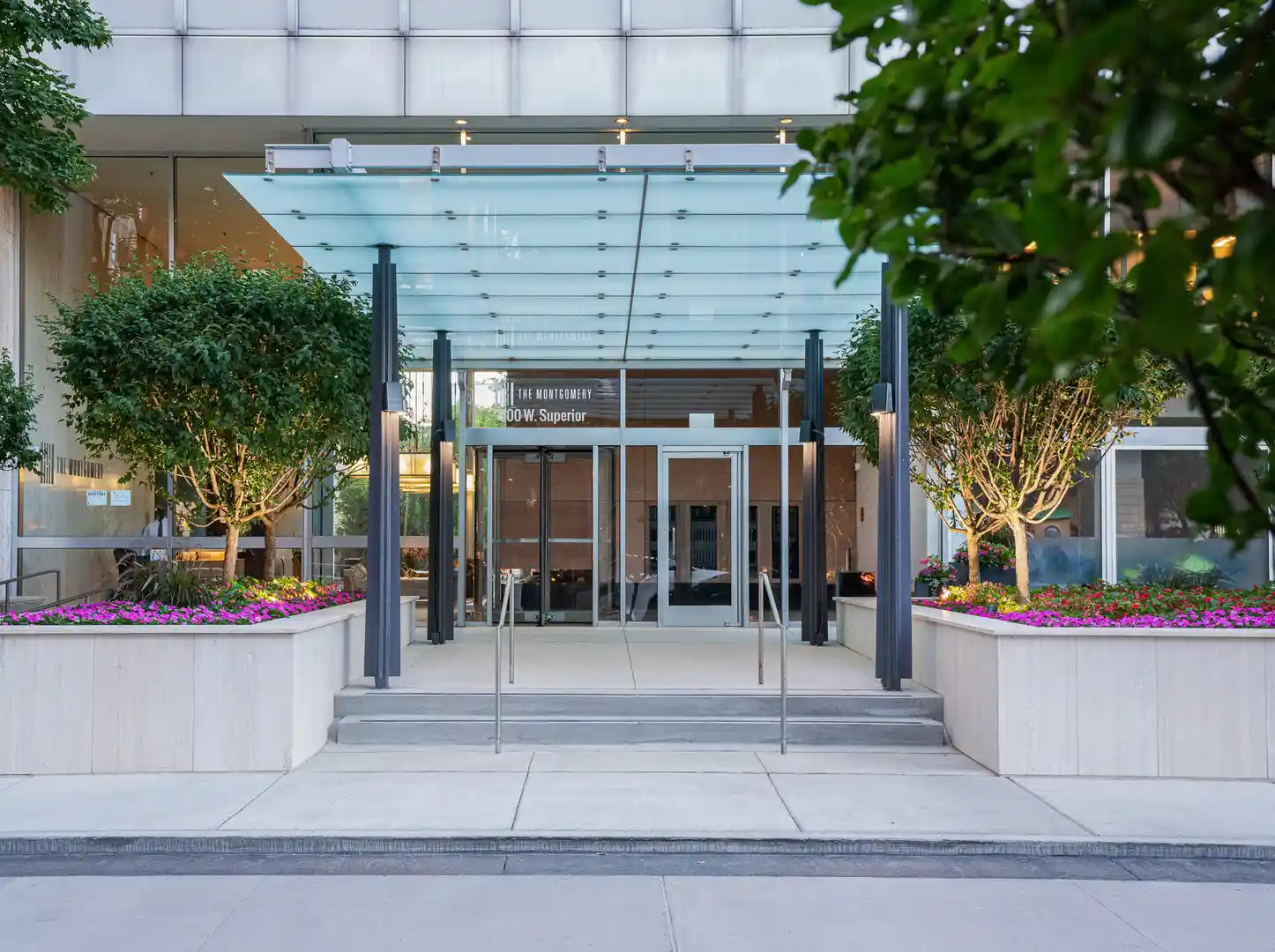 Listing Photo 1 - Condo for sale in 500 W Superior St located at 500 W Superior St, Chicago, IL 60654 - Unit #2401