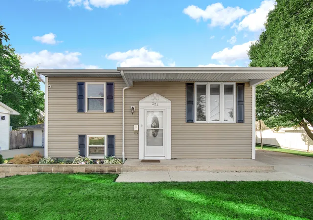 Photo 3 of Single family home for sale at 323 Karen Ave, Romeoville, IL 60446 | MLS# 12792193 | Listing updated on 2026-10-22