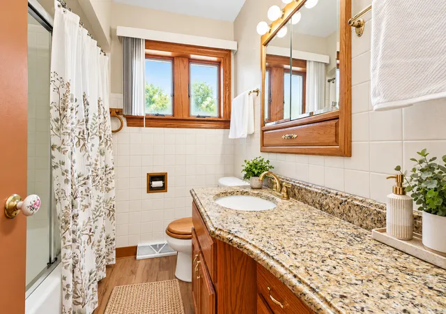 Photo 3 of Single family home for sale at 4311 W 108th Place, Oak Lawn, IL 60453 | MLS# 12792194 | Listing updated on 2026-10-28