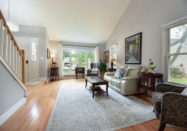 Photo 4 of Townhouse for sale at 636 Stirling Ln #K, Prospect Heights, IL 60070 | MLS# 12792197 | Listing updated on 2026-10-22