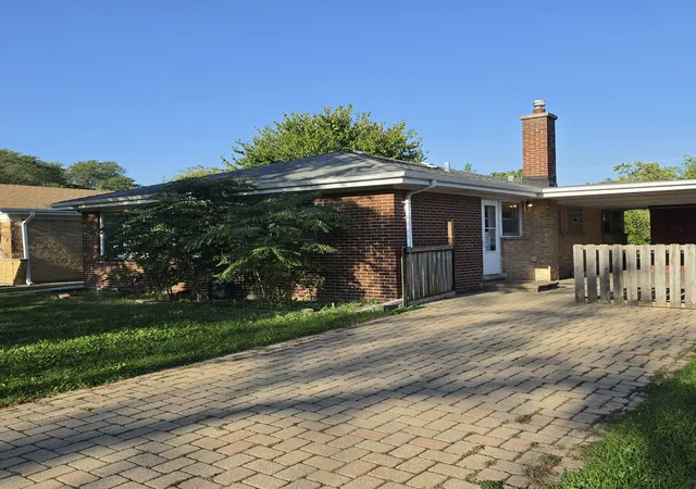 Photo 2 of Single family home for sale at 8512 Frontage Rd, Morton Grove, IL 60053 | MLS# 12792217 | Listing updated on 2026-10-22
