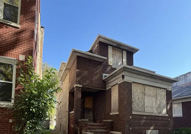 Photo 1 of Multi family home for sale at 7521 S Ridgeland Ave, Chicago, IL 60649 | MLS# 12792220 | Listing updated on 2026-10-28