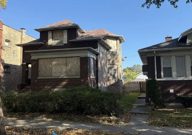 Photo 2 of Multi family home for sale at 7521 S Ridgeland Ave, Chicago, IL 60649 | MLS# 12792220 | Listing updated on 2026-10-28