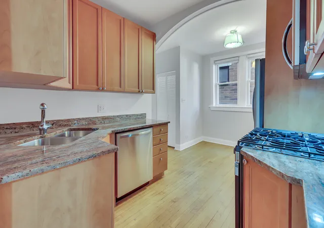 Listing Photo 5 - Condo for sale in building located at 3404 N Bell Ave, Chicago, IL 60618 - Unit #1
