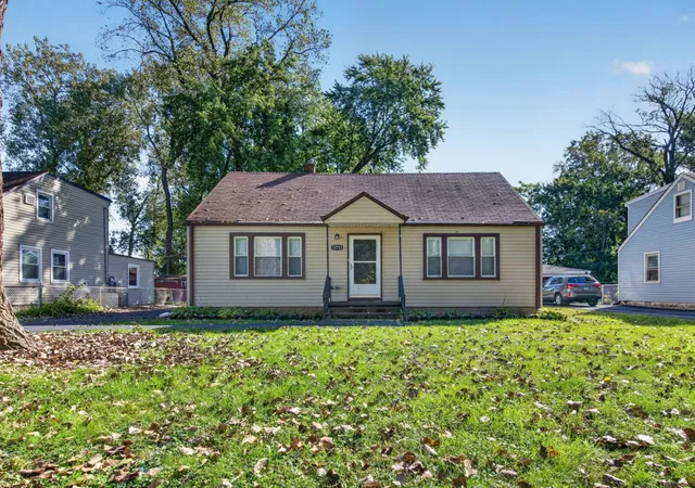 Photo 1 of Single family home for sale at 15711 Whipple Ave, Markham, IL 60428 | MLS# 12792227 | Listing updated on 2026-10-22