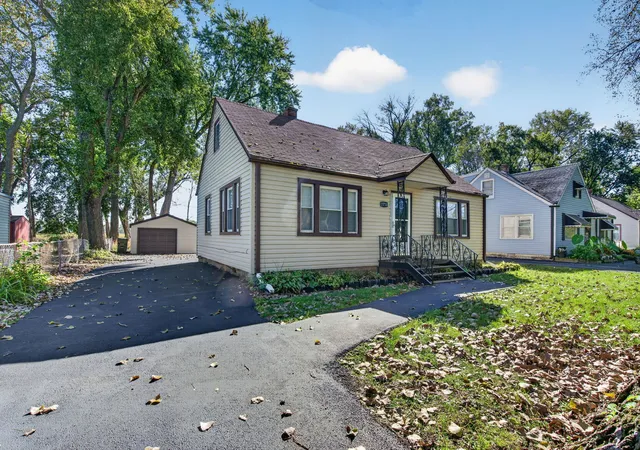 Photo 2 of Single family home for sale at 15711 Whipple Ave, Markham, IL 60428 | MLS# 12792227 | Listing updated on 2026-10-22
