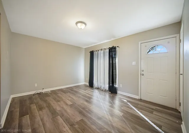 Photo 3 of Single family home for sale at 507 E Birch Dr, Glenwood, IL 60425 | MLS# 12792232 | Listing updated on 2026-10-22