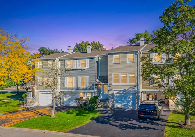 Photo 2 of Townhouse for sale at 1931 Farnham Ct, Schaumburg, IL 60194 | MLS# 12792239 | Listing updated on 2026-10-23