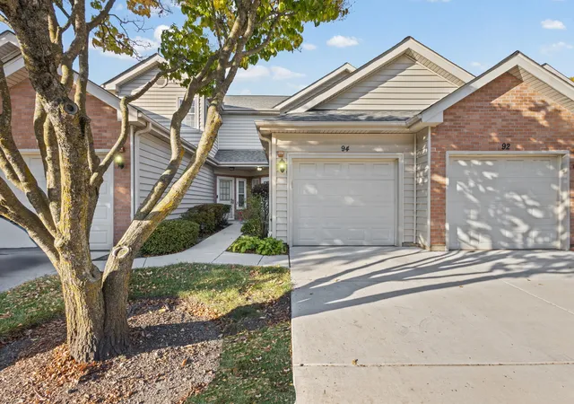 Photo 1 of Townhouse for sale at 94 Golfview Dr, Glendale Heights, IL 60139 | MLS# 12792247 | Listing updated on 2026-10-23