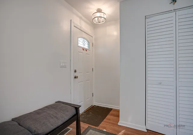 Photo 3 of Single family home for sale at 600 Thompson Blvd, Buffalo Grove, IL 60089 | MLS# 12792260 | Listing updated on 2026-10-23
