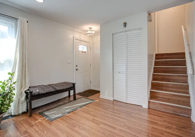 Photo 4 of Single family home for sale at 600 Thompson Blvd, Buffalo Grove, IL 60089 | MLS# 12792260 | Listing updated on 2026-10-23