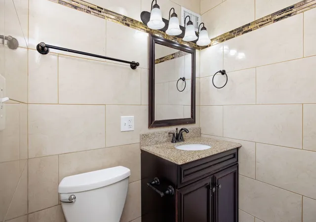 Photo 3 of Condo for sale at 6157 N Sheridan Rd #6G, Chicago, IL 60660 | MLS# 12792263 | Listing updated on 2026-10-29