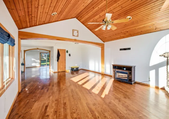 Photo 3 of Single family home for sale at 6514 S Oak Grv Rd, Harvard, IL 60033 | MLS# 12792265 | Listing updated on 2026-10-22