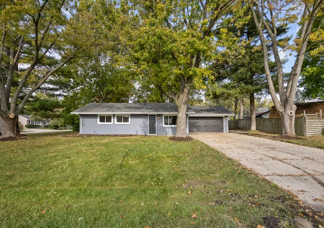 Photo 3 of Single family home for sale at 34w784 Skyline Dr, St. Charles, IL 60174 | MLS# 12792277 | Listing updated on 2026-10-29