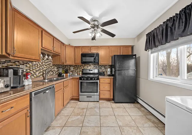 Photo 2 of Condo for sale at 4809 Engle Rd #1C, Alsip, IL 60803 | MLS# 12792280 | Listing updated on 2026-10-22