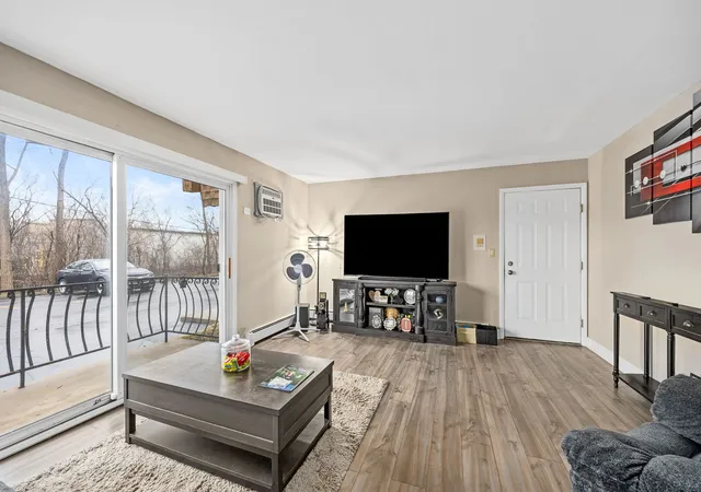 Listing Photo 4 - Condo for sale in building located at 4809 Engle Rd, Alsip, IL 60803 - Unit #1C