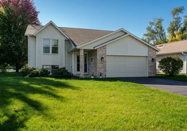 Single family home for sale at 545 Rivercove Ct, Machesney Park, IL 61115 | MLS# 12792283