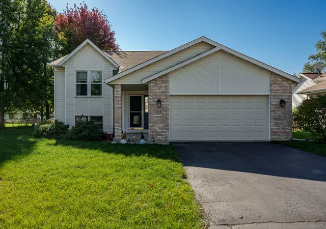 Photo 2 of Single family home for sale at 545 Rivercove Ct, Machesney Park, IL 61115 | MLS# 12792283 | Listing updated on 2026-10-29
