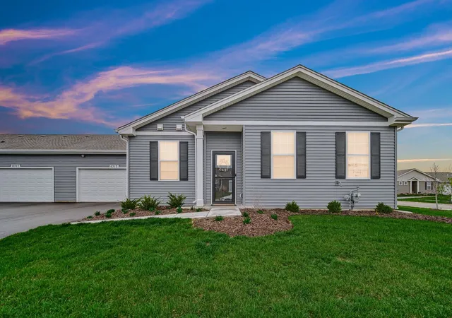 Townhouse for sale at 6313 Maple Glen Dr, Wonder Lake, IL 60097 | MLS# 12792285