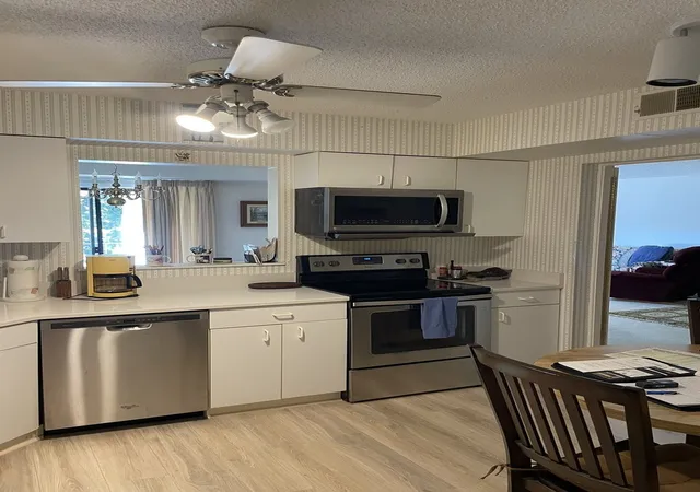 Photo 3 of Condo for sale at 235 Ridge Rd #3G, Wilmette, IL 60091 | MLS# 12792288 | Listing updated on 2026-10-28