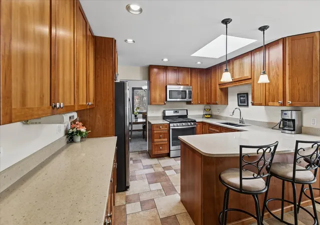 Photo 3 of Single family home for sale at 219 Lynbrook Dr, Bloomingdale, IL 60108 | MLS# 12792289 | Listing updated on 2026-10-29