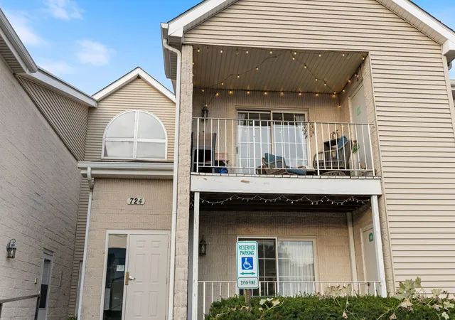 Condo for sale at 724 N Gary Ave #205, Carol Stream, IL 60188 | MLS# 12792304