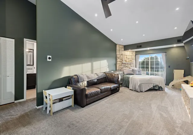 Listing Photo 3 - Condo for sale in building located at 724 N Gary Ave, Carol Stream, IL 60188 - Unit #205