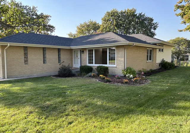 Photo 1 of Single family home for sale at 8832 Briarwood Ln, Orland Park, IL 60462 | MLS# 12792306 | Listing updated on 2026-10-23