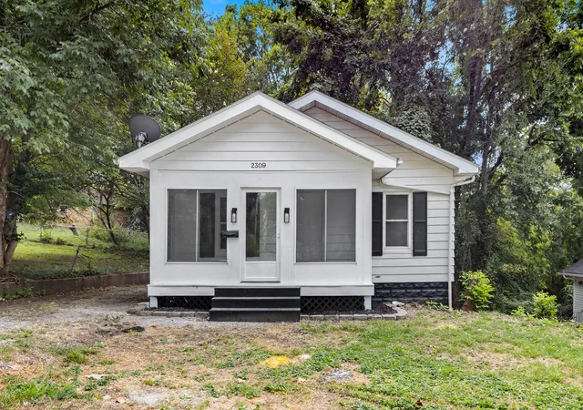 Single family home for sale at 2309 Judson Ave, Alton, IL 62002 | MLS# 12792314