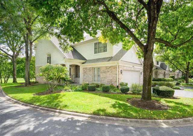 Townhouse for sale at 11103 Vista Dr, Willow Springs, IL 60525 | MLS# 12792316