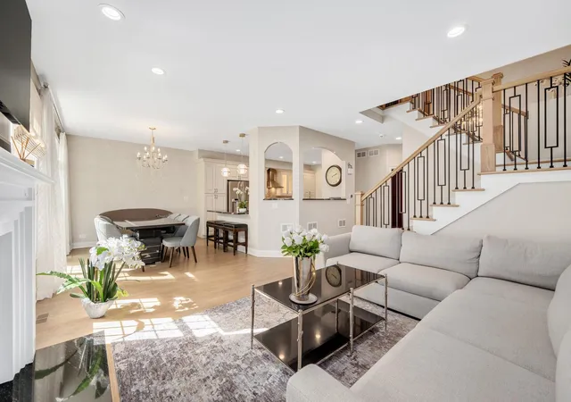 Photo 3 of Townhouse for sale at 11103 Vista Dr, Willow Springs, IL 60525 | MLS# 12792316 | Listing updated on 2026-10-29