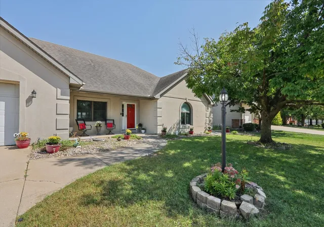 Photo 3 of Single family home for sale at 406 Beringer Cir, Urbana, IL 61802 | MLS# 12792335 | Listing updated on 2026-10-29