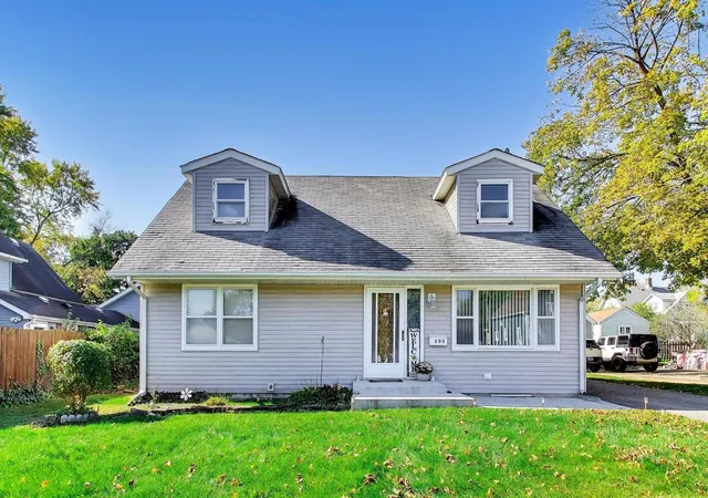 Photo 2 of Single family home for sale at 205 N Green St, Carpentersville, IL 60110 | MLS# 12792337 | Listing updated on 2026-10-27