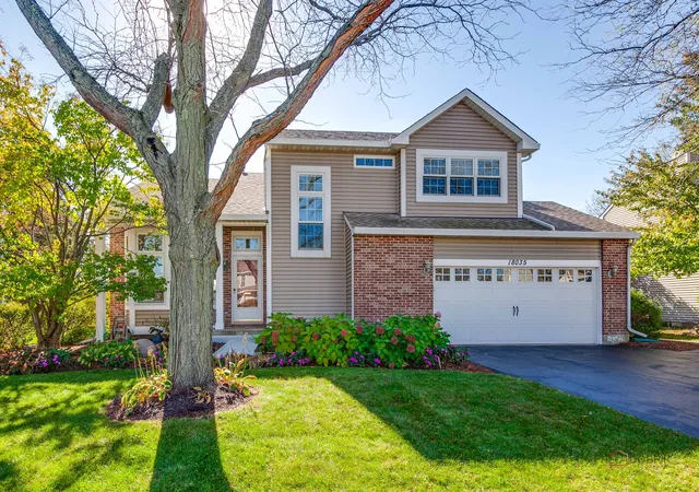 Photo 1 of Single family home for sale at 18035 W Banbury Dr, Gurnee, IL 60031 | MLS# 12792351 | Listing updated on 2026-10-23