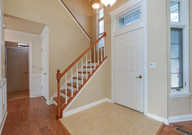 Photo 3 of Single family home for sale at 18035 W Banbury Dr, Gurnee, IL 60031 | MLS# 12792351 | Listing updated on 2026-10-23