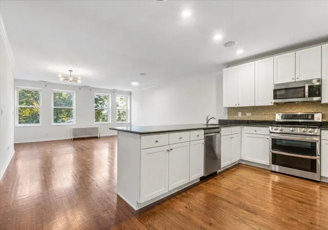 Listing Photo 5 - Condo for sale in building located at 1426 N Orleans St, Chicago, IL 60610 - Unit #202