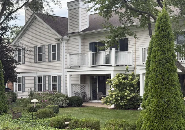 Photo 2 of Condo for sale at 785 Margate Ln #B, Prospect Heights, IL 60070 | MLS# 12792354 | Listing updated on 2026-10-22