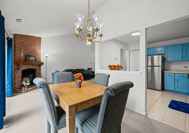 Listing Photo 5 - Condo for sale in building located at 785 Margate Ln, Prospect Heights, IL 60070 - Unit #B