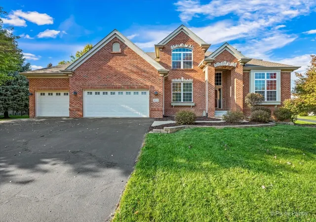 Photo 2 of Single family home for sale at 422 Maple Leaf Ln, Poplar Grove, IL 61065 | MLS# 12792357 | Listing updated on 2026-10-23