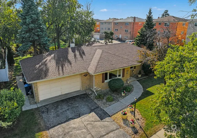 Photo 3 of Single family home for sale at 7917 W 112th Street, Palos Hills, IL 60465 | MLS# 12792362 | Listing updated on 2026-10-29