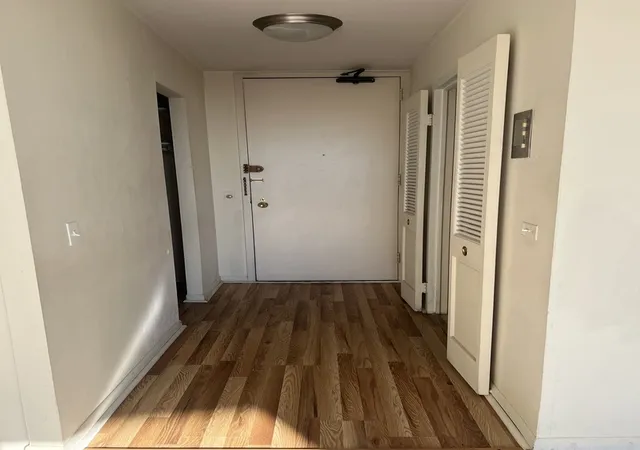 Photo 4 of Condo for sale at 5445 N Sheridan Rd #2803, Chicago, IL 60640 | MLS# 12792364 | Listing updated on 2026-10-24