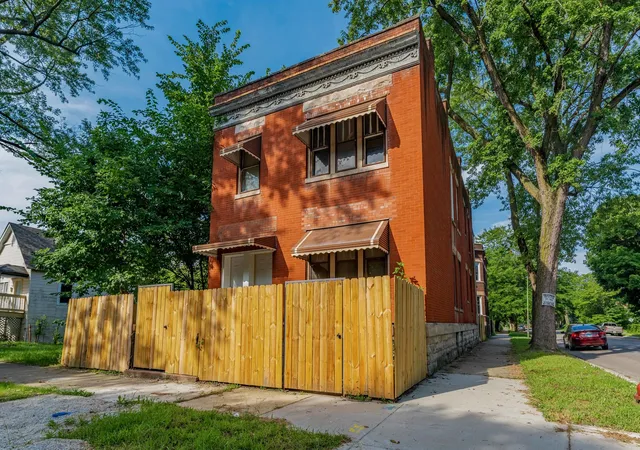 Multi family home for sale at 5300 S Peoria St, Chicago, IL 60609 | MLS# 12792367