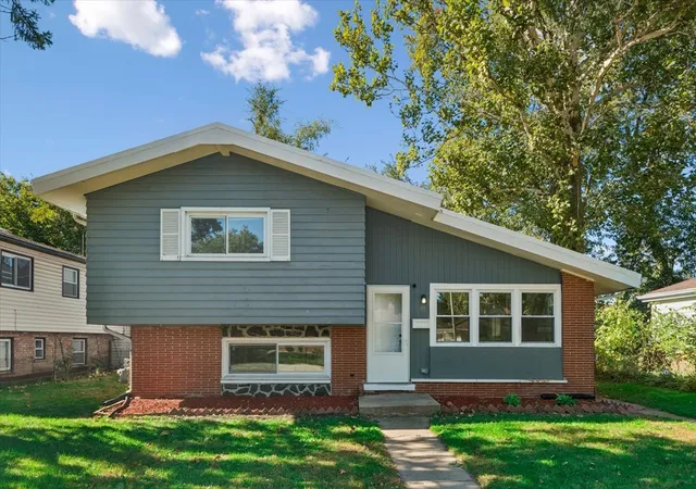Photo 1 of Single family home for sale at 15218 Hastings Dr, Dolton, IL 60419 | MLS# 12792375 | Listing updated on 2026-10-28