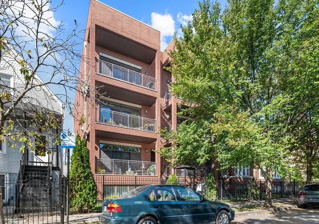 Condo for sale at 2828 N Dawson Ave #1N, Chicago, IL 60618 | MLS# 12792399