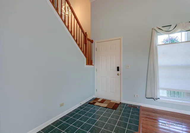 Photo 2 of Single family home for sale at 2515 N Stratford Ln, Round Lake Beach, IL 60073 | MLS# 12792410 | Listing updated on 2026-10-29