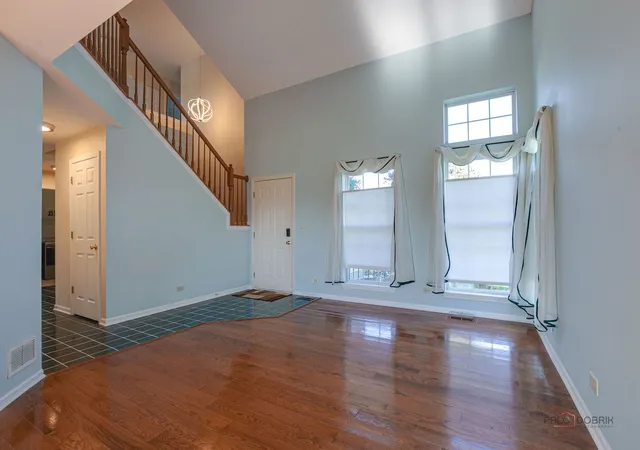 Photo 3 of Single family home for sale at 2515 N Stratford Ln, Round Lake Beach, IL 60073 | MLS# 12792410 | Listing updated on 2026-10-29