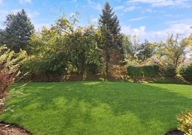 Photo 4 of Single family home for sale at 1764 Natures Way, Lindenhurst, IL 60046 | MLS# 12792414 | Listing updated on 2026-10-29