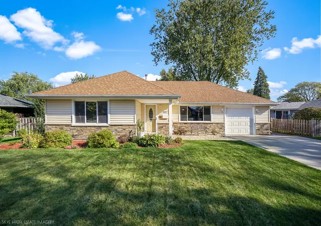 Single family home for sale at 1027 Country Clb Ln, Schaumburg, IL 60193 | MLS# 12792415