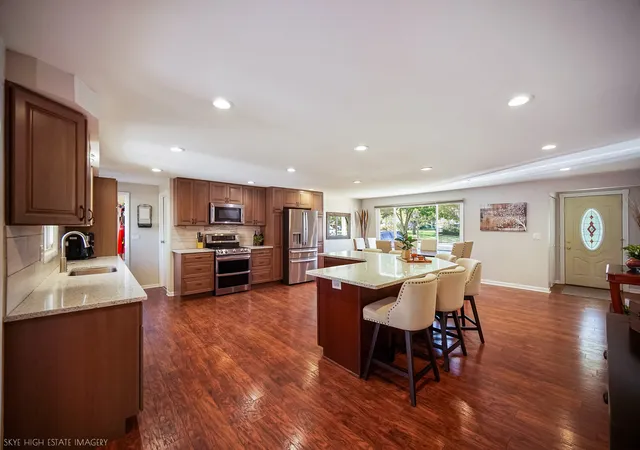 Photo 3 of Single family home for sale at 1027 Country Clb Ln, Schaumburg, IL 60193 | MLS# 12792415 | Listing updated on 2026-10-23