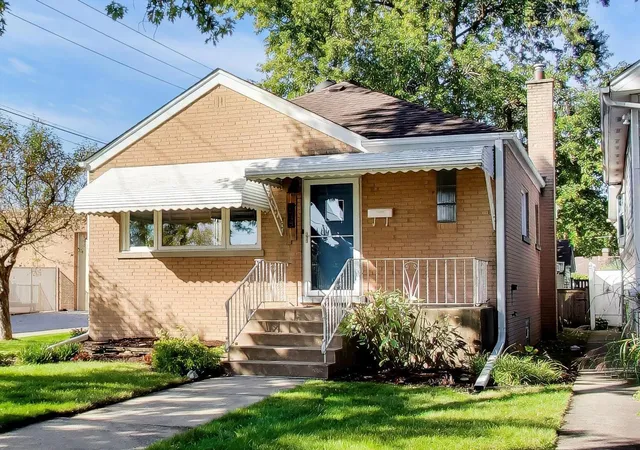 Photo 1 of Single family home for sale at 3848 Raymond Ave, Brookfield, IL 60513 | MLS# 12792421 | Listing updated on 2026-10-23